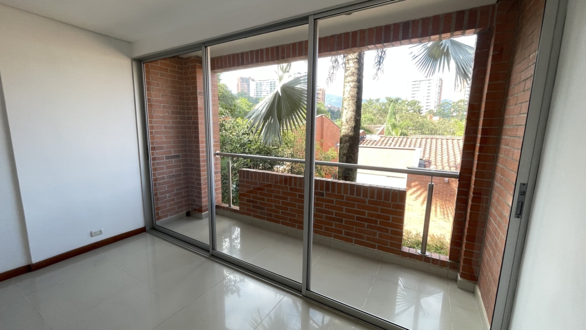 Venta de Casa en La Loma de Los Benedictinos Envigado