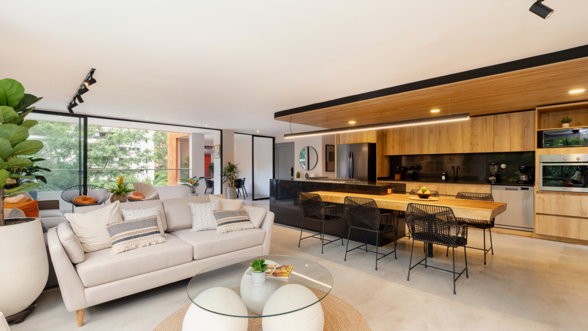Venta de Apartamento Remodelado en La Loma de Los Gonzalez El Poblado Medellin
