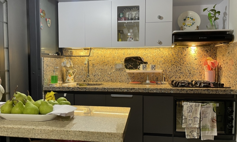 Venta de Apartamento en La Loma de Los Bernal Medellin