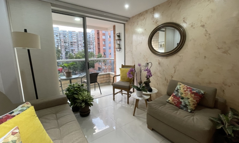 Venta de Apartamento en La Loma de Los Bernal Medellin