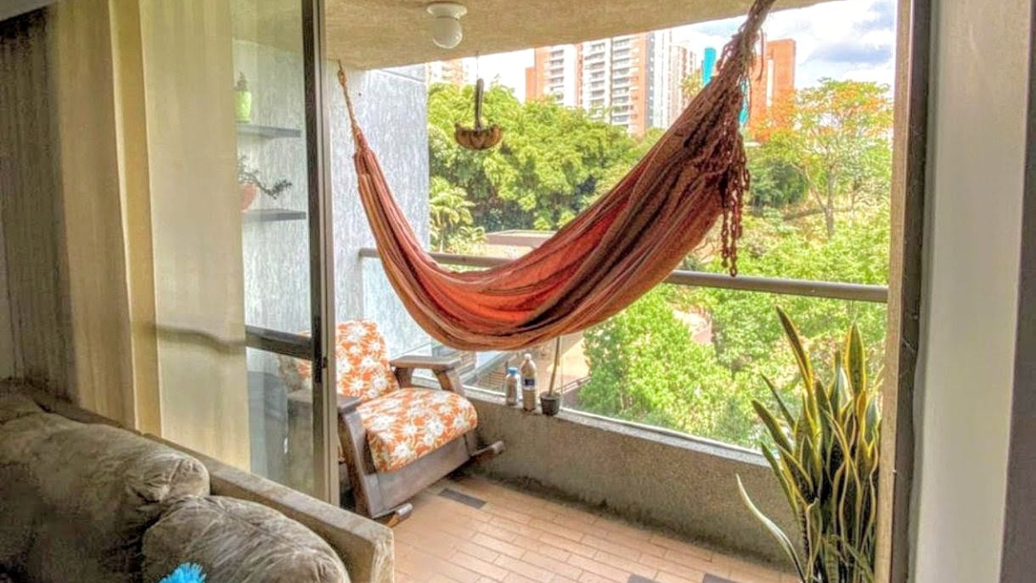 Venta de Apartamento en La Loma de Los Bernal Medellin
