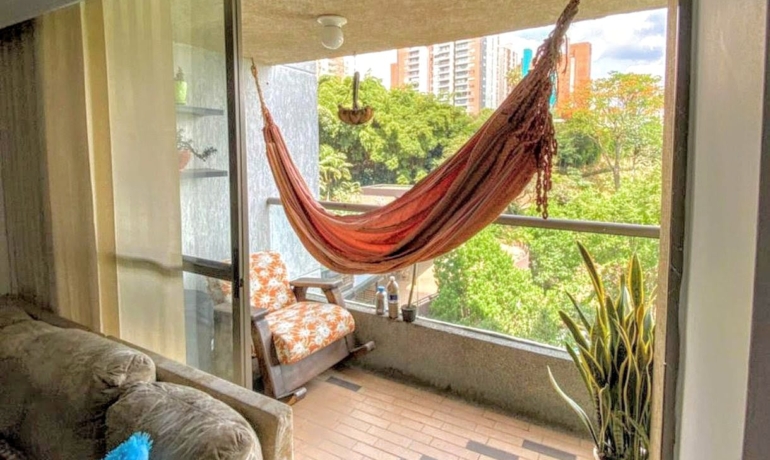 Venta de Apartamento en La Loma de Los Bernal Medellin
